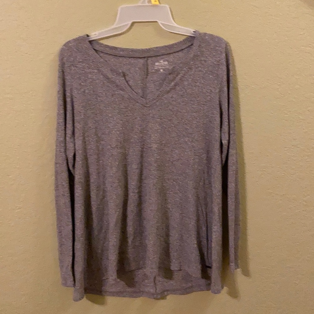 Hollister gray long sleeve shirt (Medium)